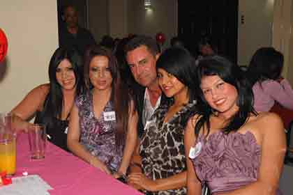 Meet and date single Latin women through Latin-Personals.Com