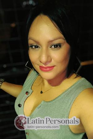 195143 - Alejandra Age: 41 - Costa Rica