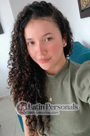 203844 - Laura Age: 26 - Colombia