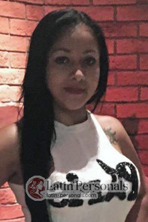 204158 - Laura Age: 33 - Costa Rica