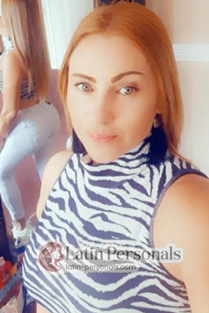 204172 - Laura Age: 46 - Costa Rica