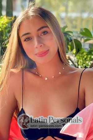 211039 - Manuela Age: 26 - Colombia