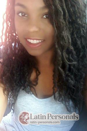 220209 - Raychell Age: 32 - Costa Rica