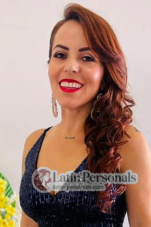 221238 - Fernanda Age: 37 - Costa Rica