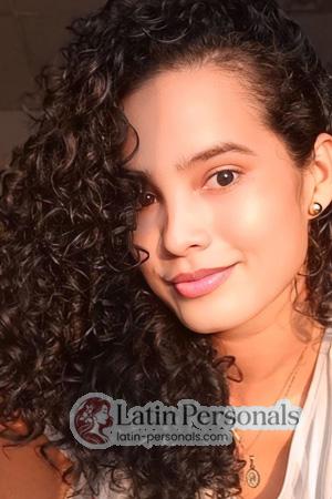 221400 - Yara Age: 30 - Colombia