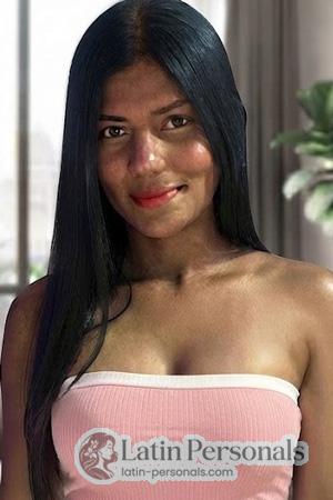 228306 - Laura Age: 27 - Colombia