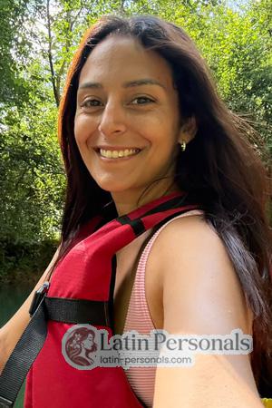 229512 - Daniela Age: 36 - Costa Rica